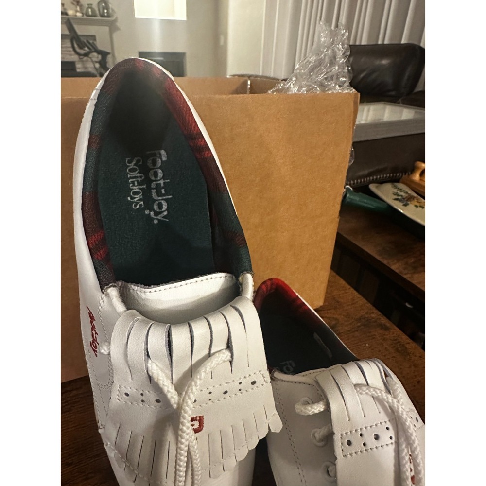 Footjoy Women's SoftJoys size 8M white with Kiltie fringe and plad interior - Picture 2 of 7